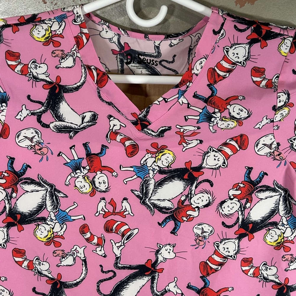 Dr. Seuss Cat in the Hat Pink Scrub Top V-Neck Size Small New
